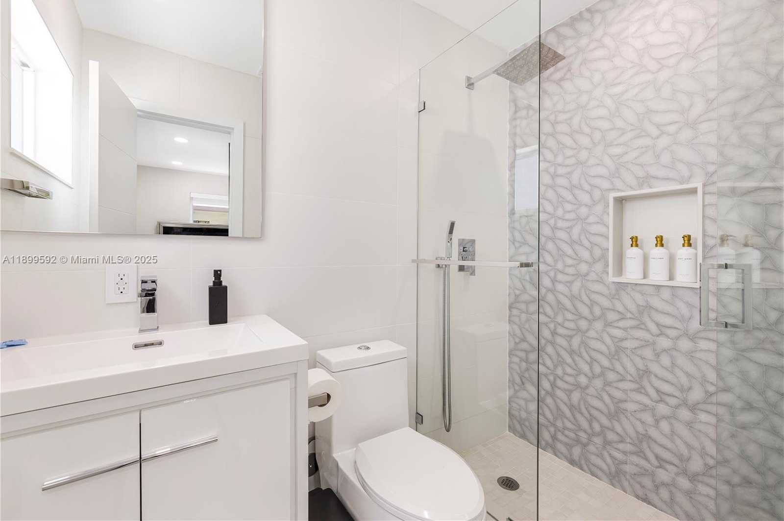Small Image of 1104 NORTH 13TH TER, Hollywood Number 44