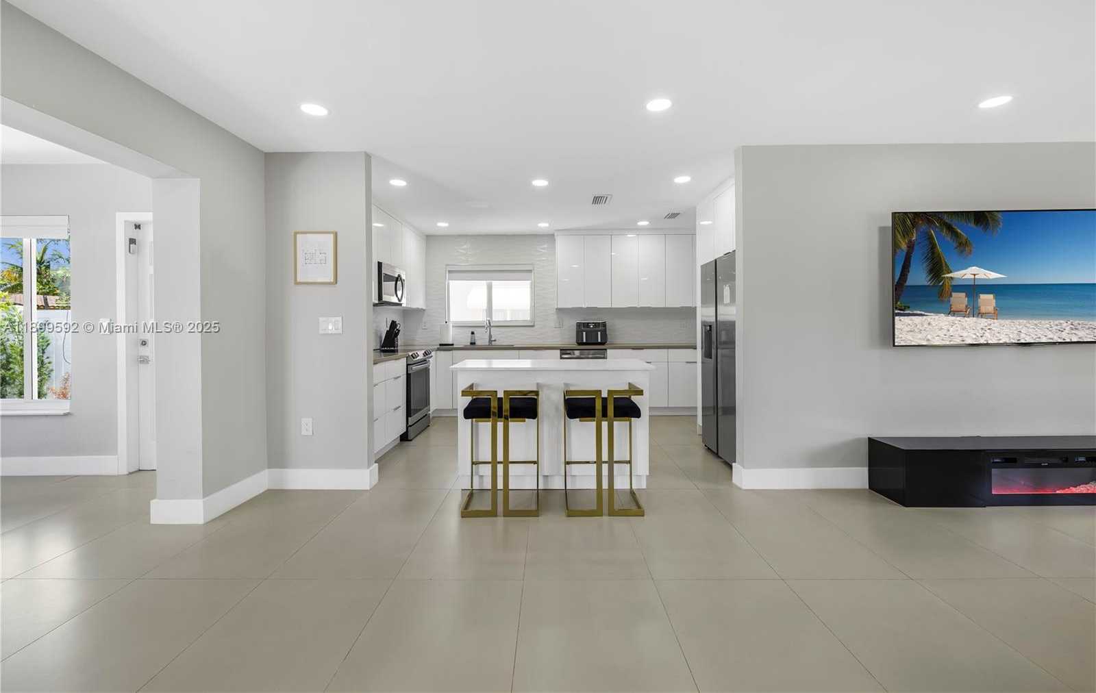 Small Image of 1104 NORTH 13TH TER, Hollywood Number 7