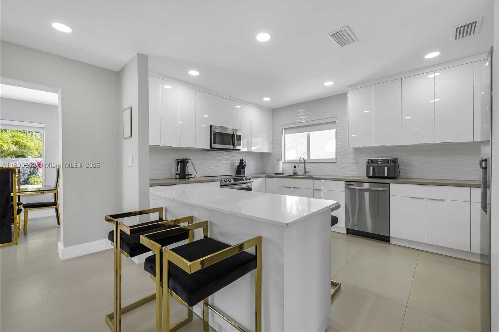 Small Image of 1104 NORTH 13TH TER, Hollywood Number 8