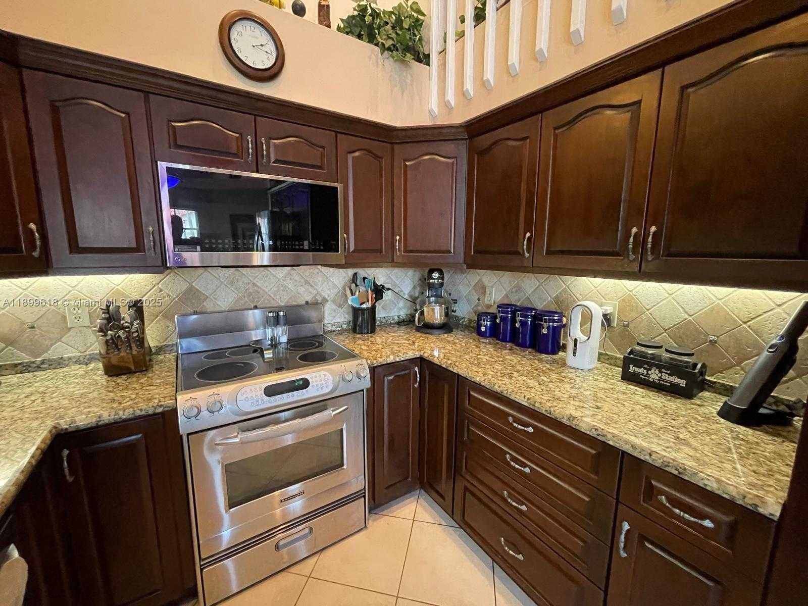 Small Image of 6953 COLUMBIA CT, Margate Number 11