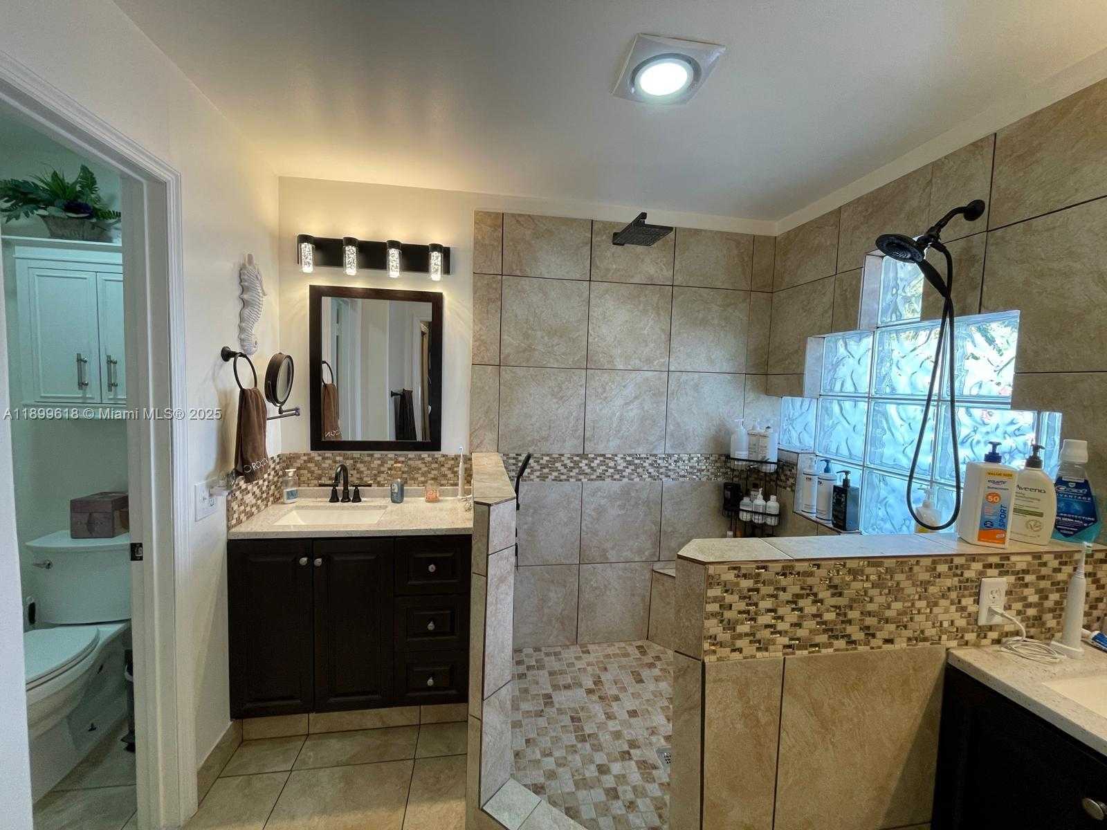 Small Image of 6953 COLUMBIA CT, Margate Number 16
