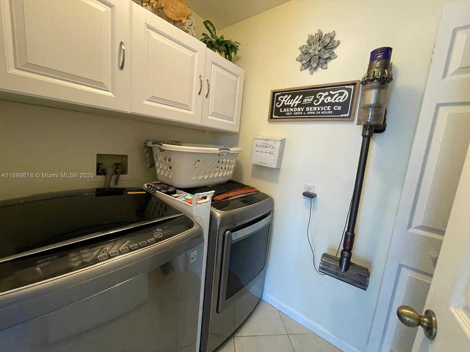 Small Image of 6953 COLUMBIA CT, Margate Number 24