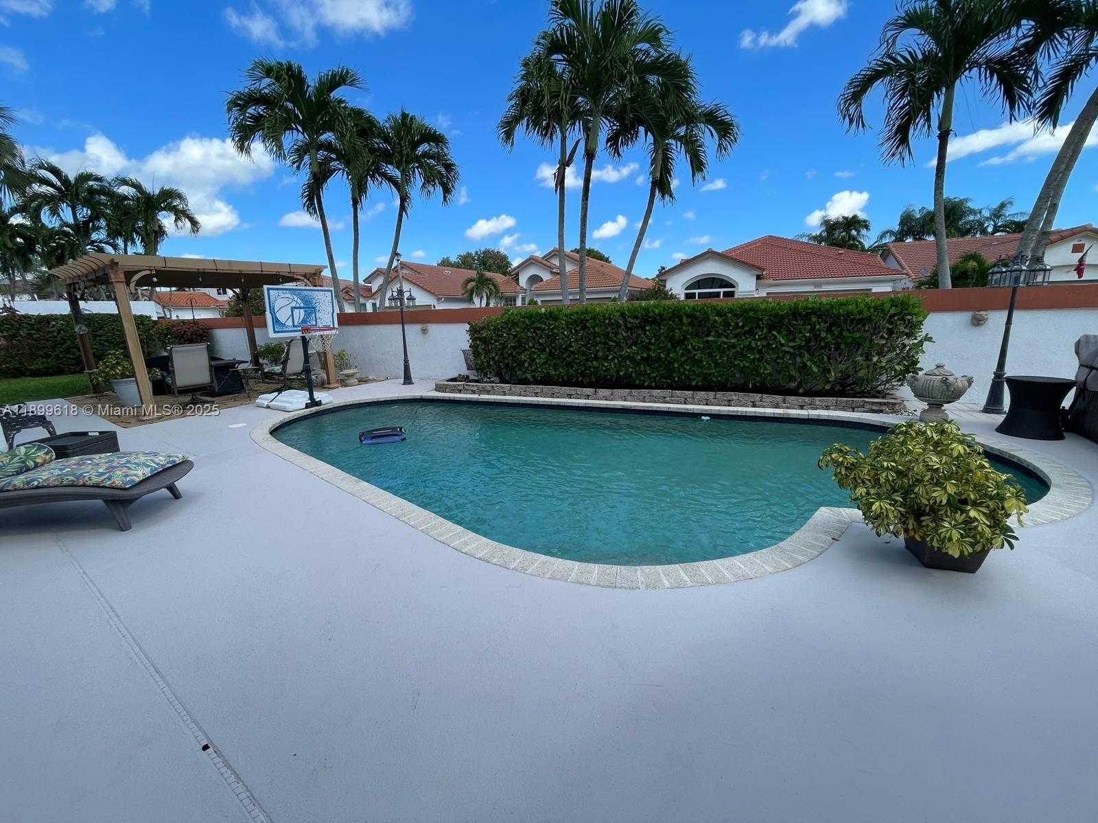 Small Image of 6953 COLUMBIA CT, Margate Number 3