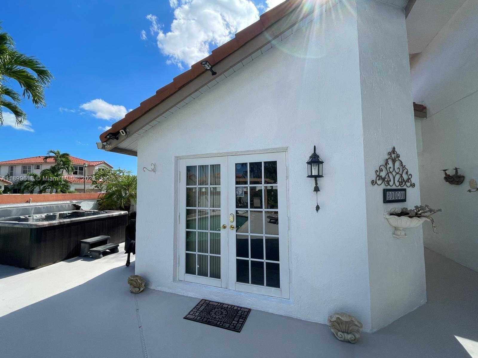 Small Image of 6953 COLUMBIA CT, Margate Number 5