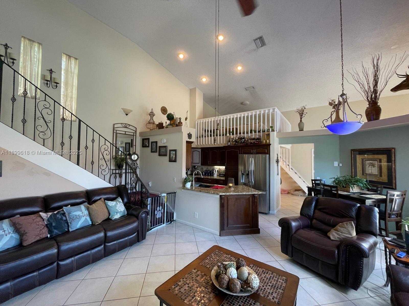 Small Image of 6953 COLUMBIA CT, Margate Number 7