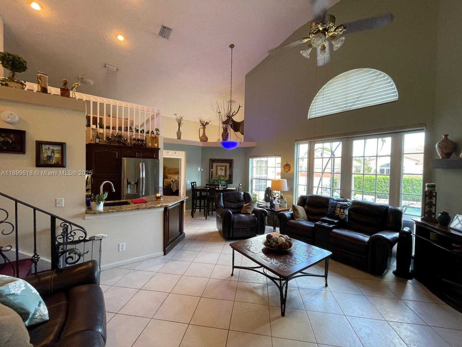 Small Image of 6953 COLUMBIA CT, Margate Number 8