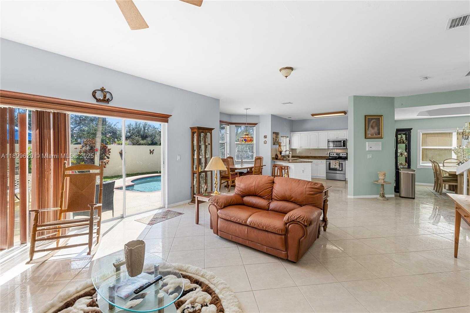 Small Image of 1071 NORTH WEST 184TH TER, Pembroke Pines Number 10