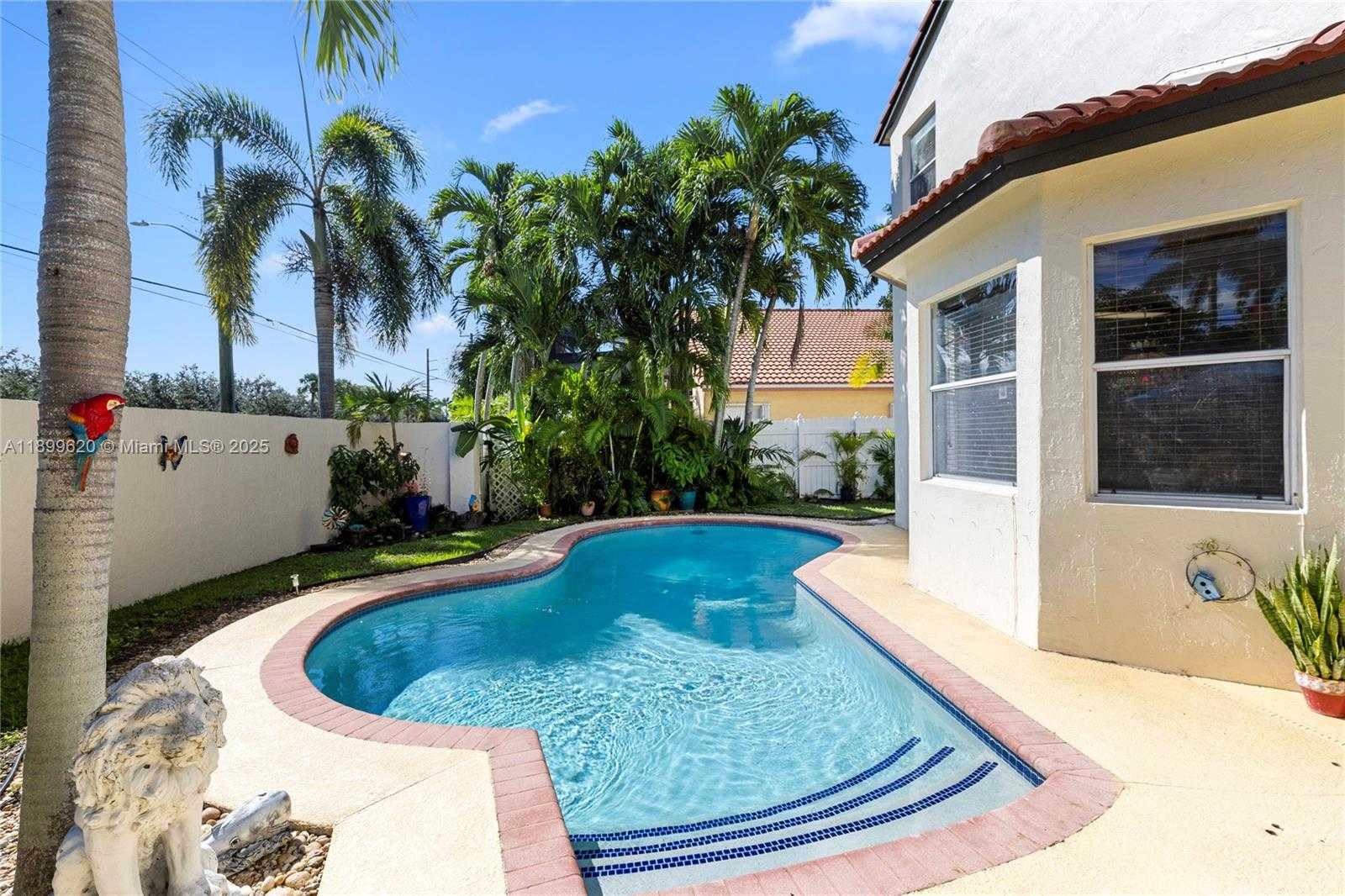 Small Image of 1071 NORTH WEST 184TH TER, Pembroke Pines Number 13