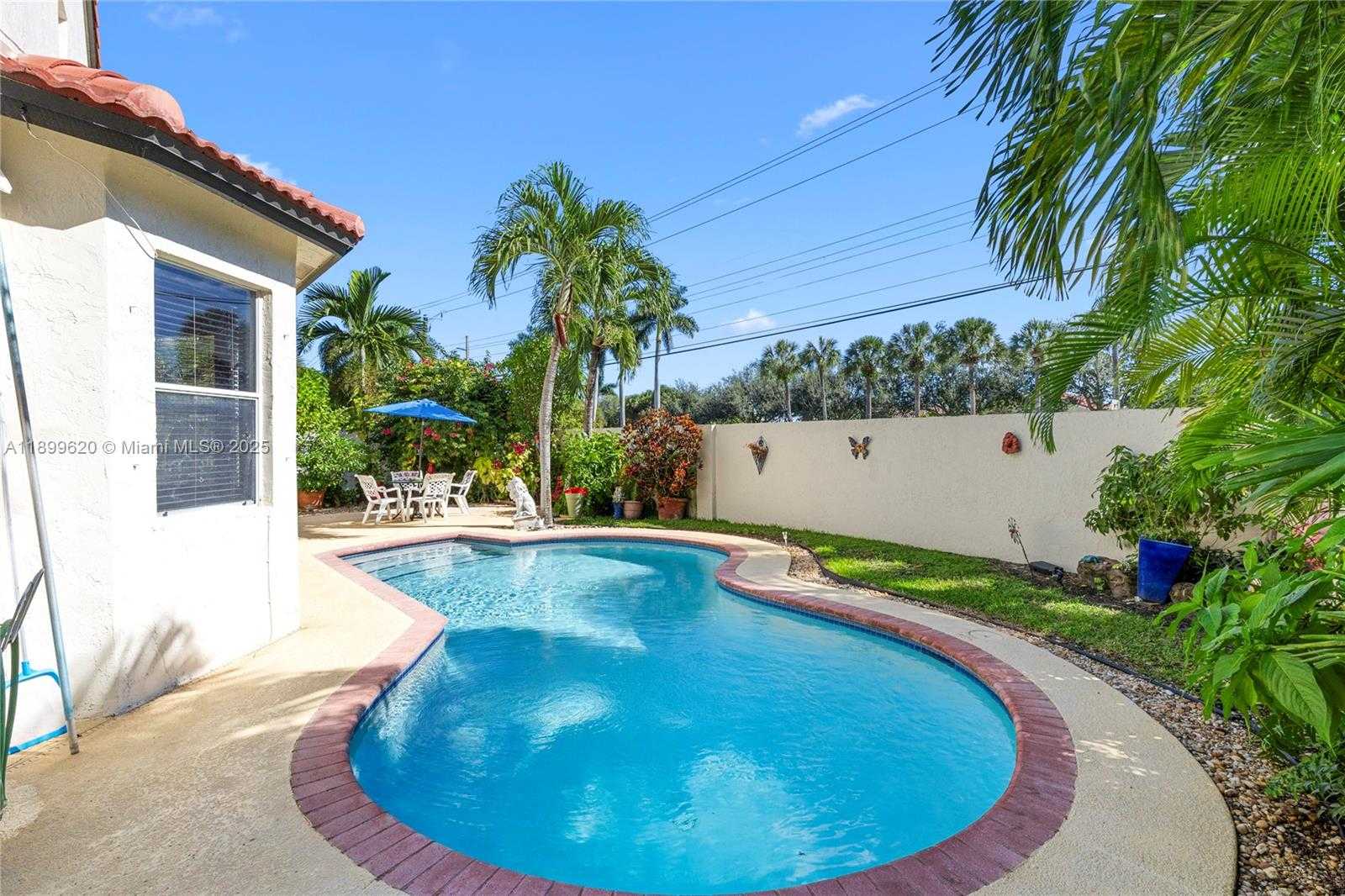 Small Image of 1071 NORTH WEST 184TH TER, Pembroke Pines Number 14
