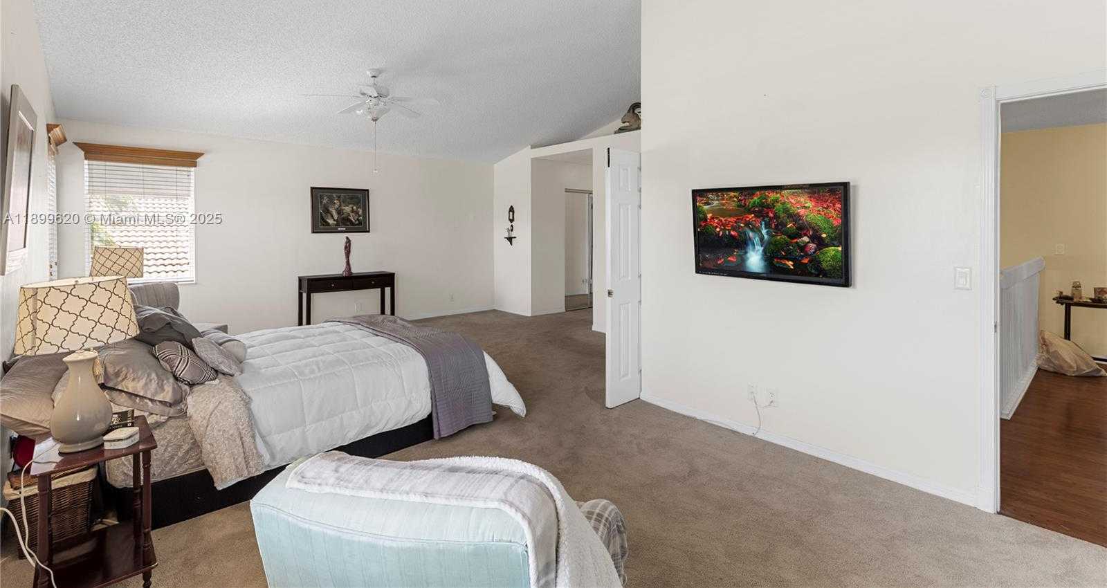 Small Image of 1071 NORTH WEST 184TH TER, Pembroke Pines Number 42