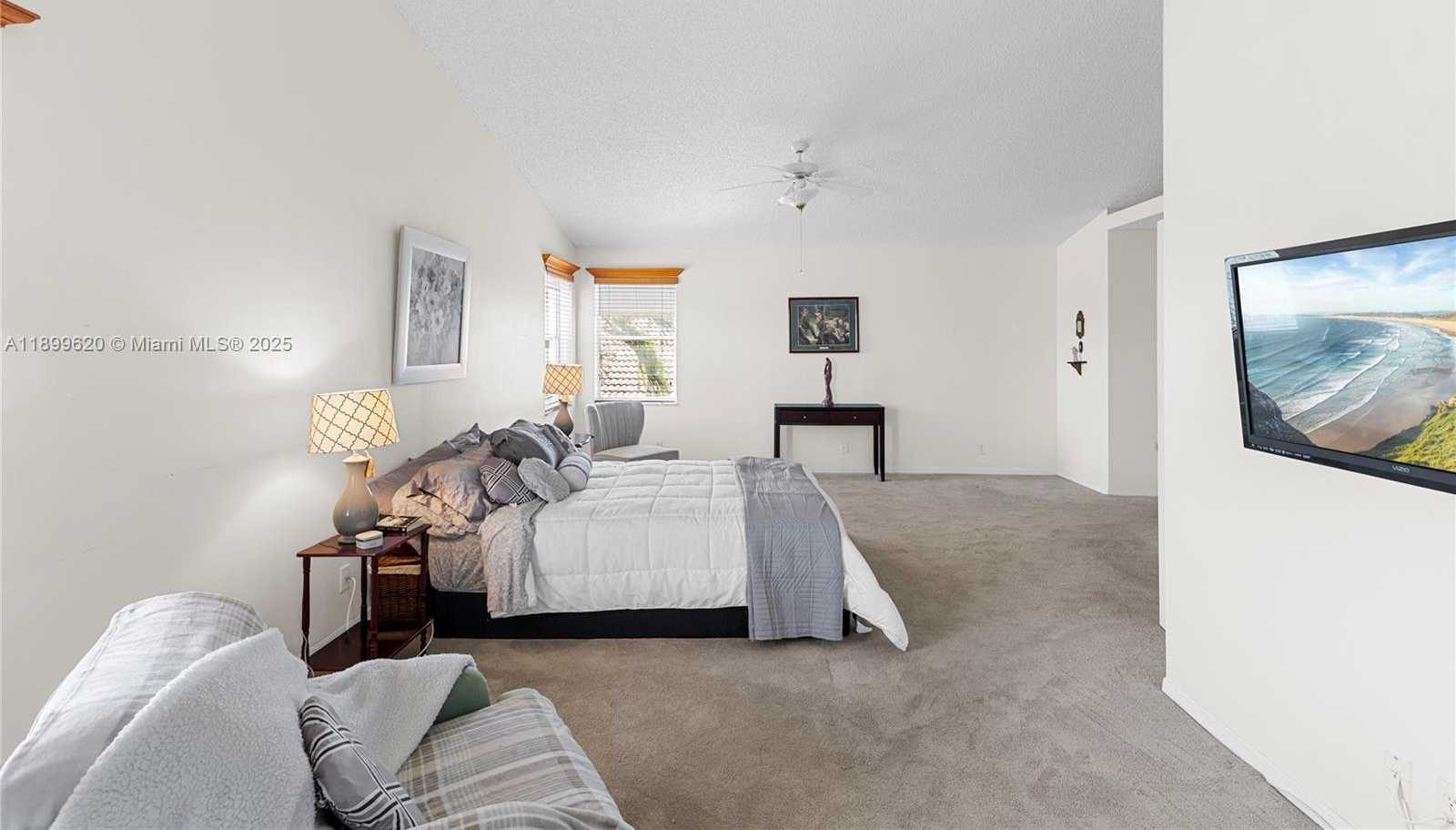 Small Image of 1071 NORTH WEST 184TH TER, Pembroke Pines Number 43
