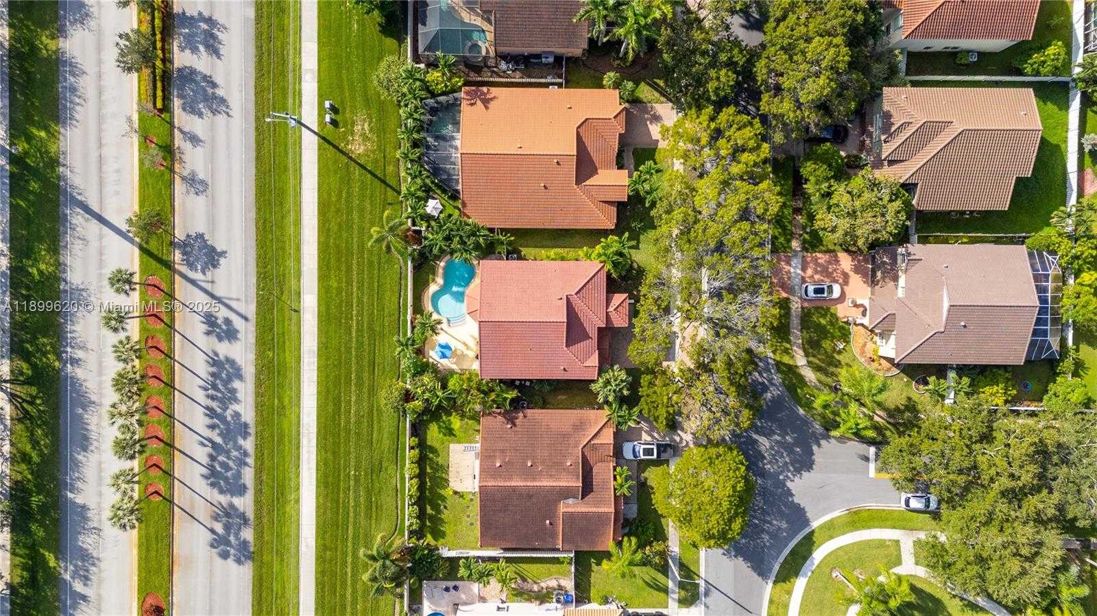 Small Image of 1071 NORTH WEST 184TH TER, Pembroke Pines Number 52