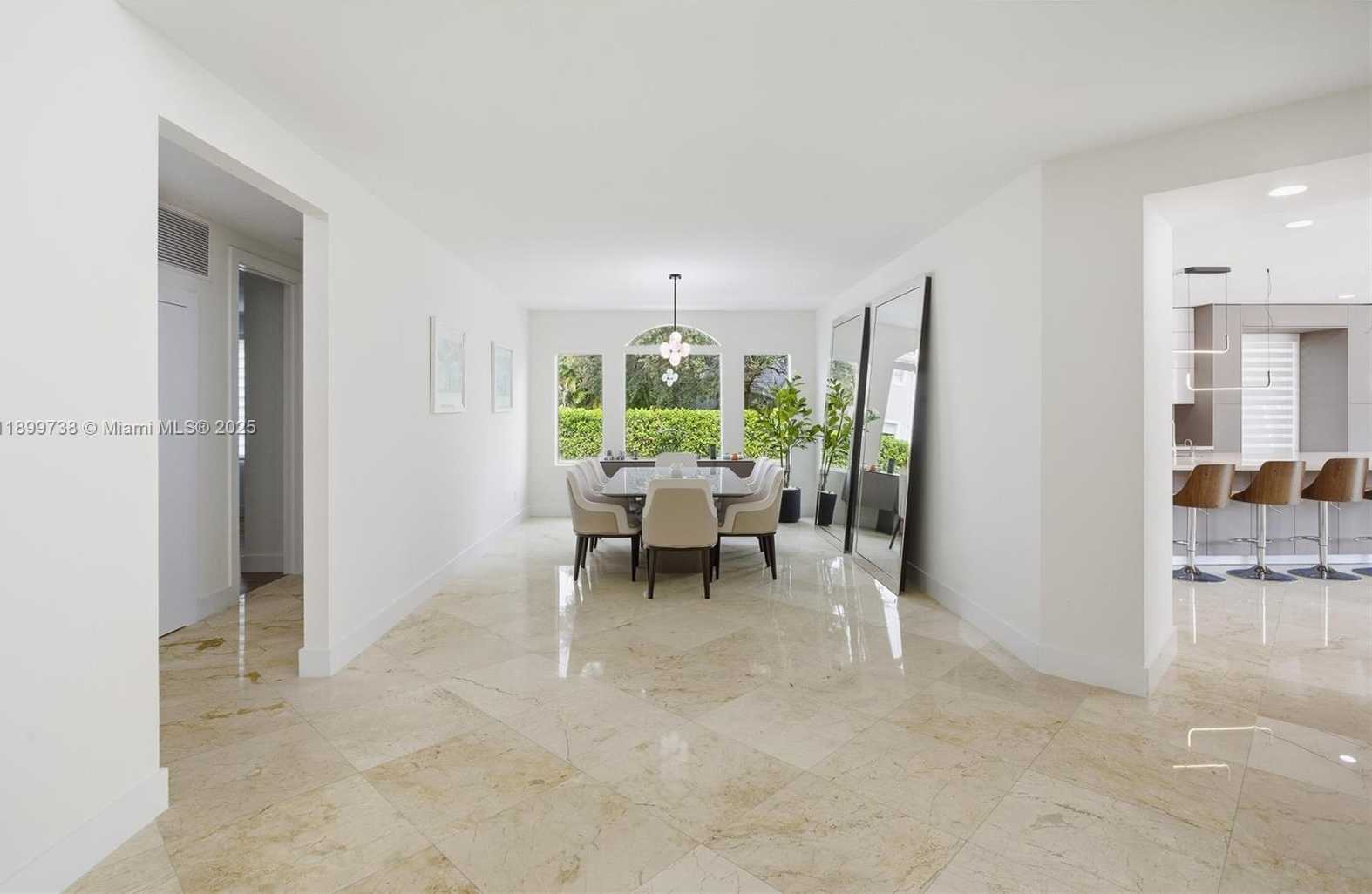 Small Image of 3526 WEST JUNIPER LN, Davie Number 14