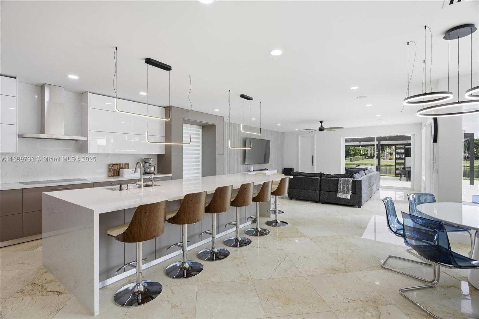 Small Image of 3526 WEST JUNIPER LN, Davie Number 18