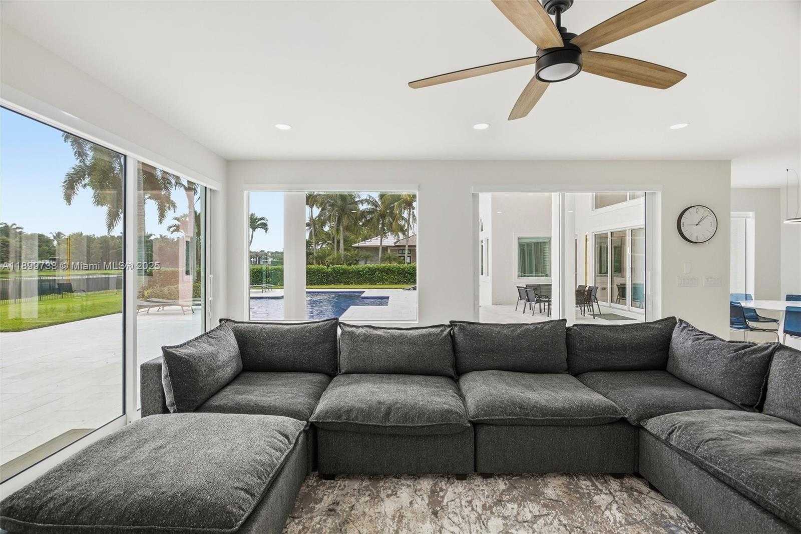 Small Image of 3526 WEST JUNIPER LN, Davie Number 24