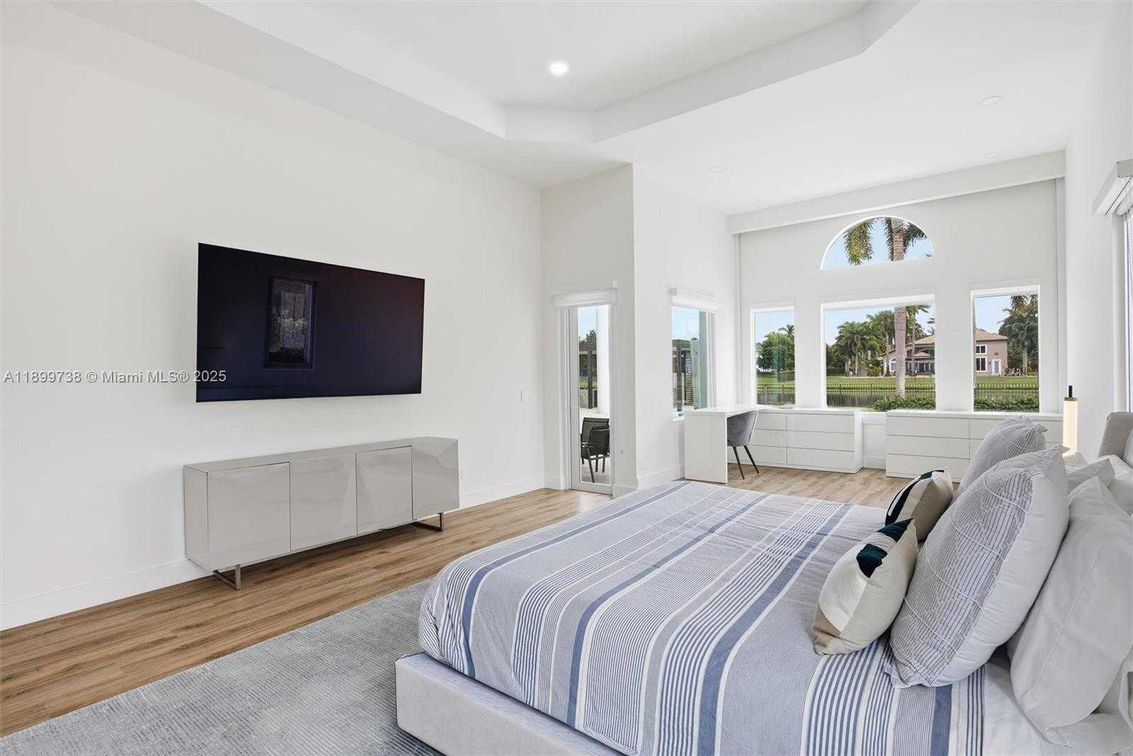 Small Image of 3526 WEST JUNIPER LN, Davie Number 29