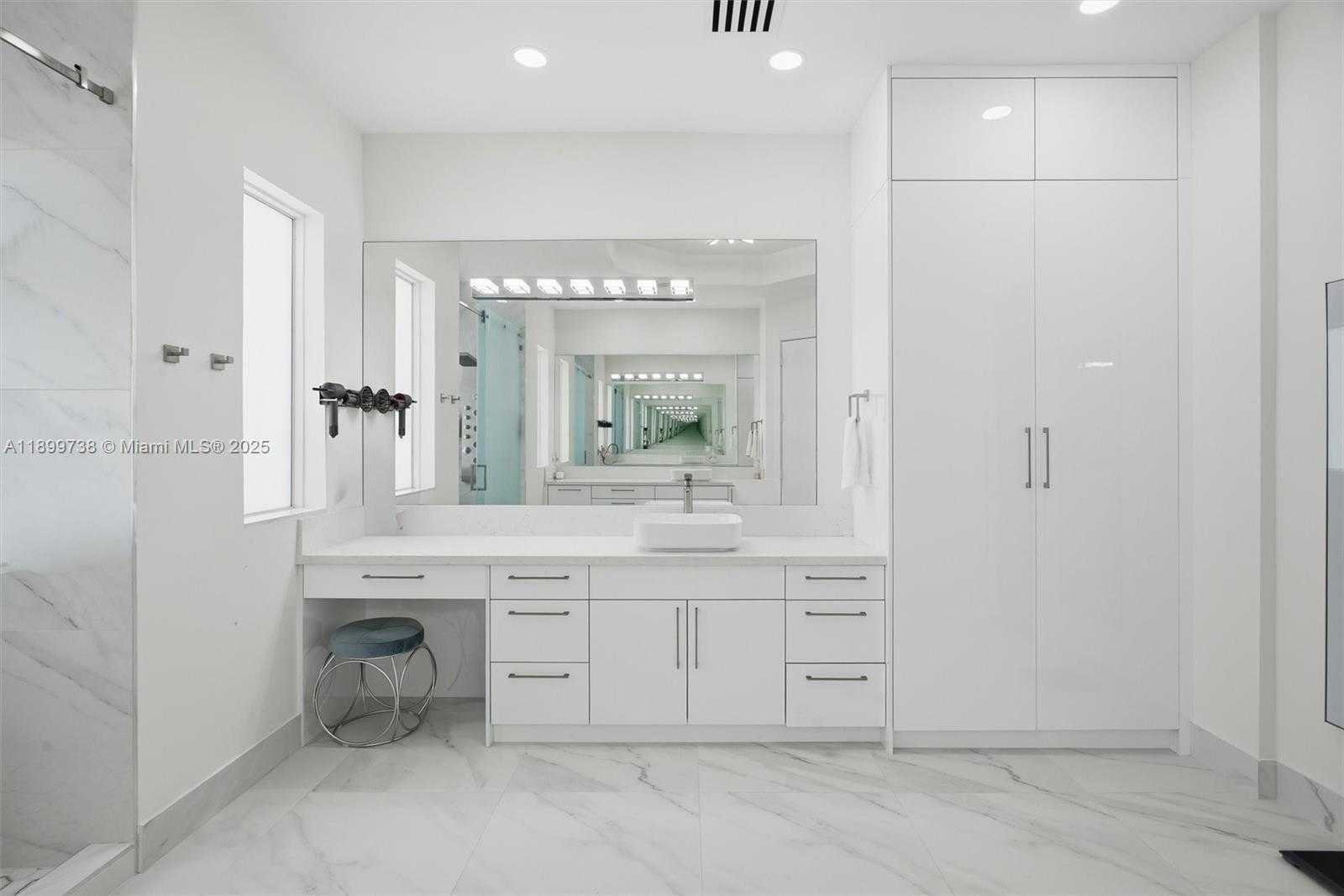 Small Image of 3526 WEST JUNIPER LN, Davie Number 32