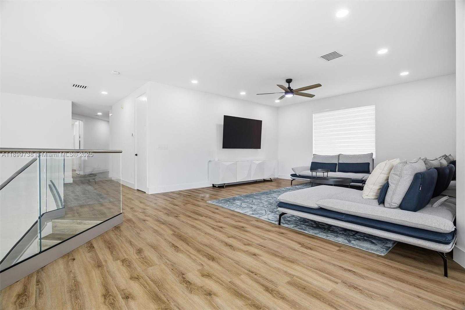 Small Image of 3526 WEST JUNIPER LN, Davie Number 37