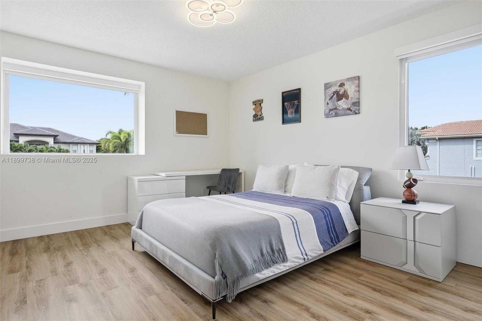 Small Image of 3526 WEST JUNIPER LN, Davie Number 40