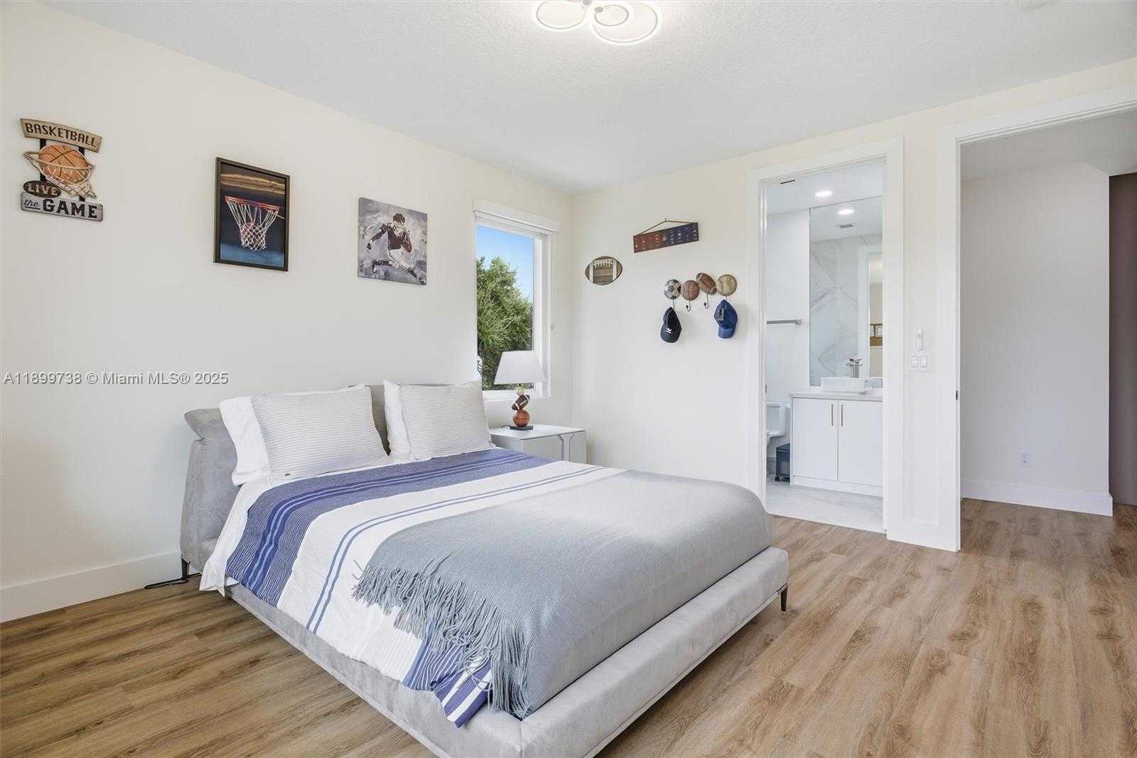 Small Image of 3526 WEST JUNIPER LN, Davie Number 41