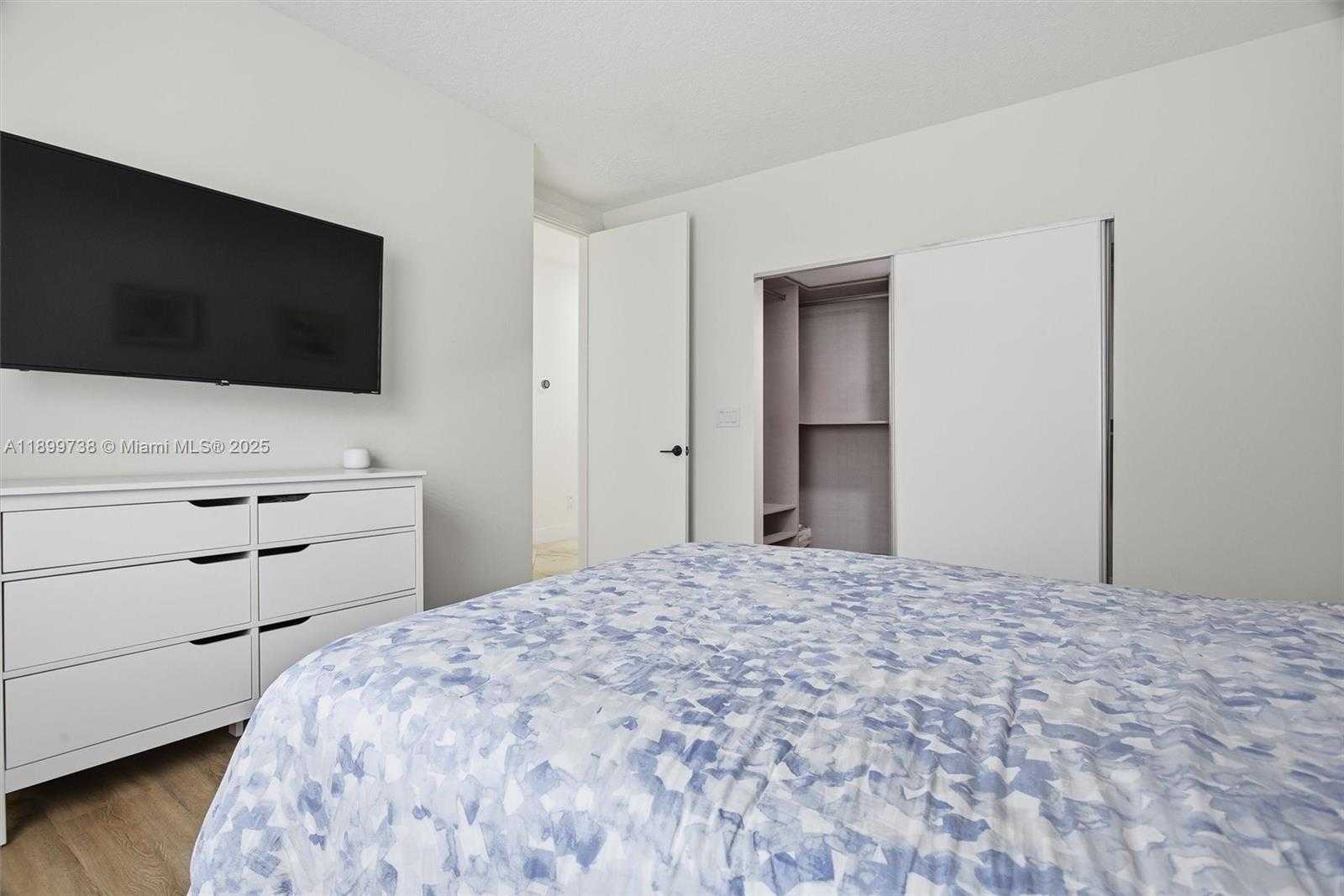 Small Image of 3526 WEST JUNIPER LN, Davie Number 47