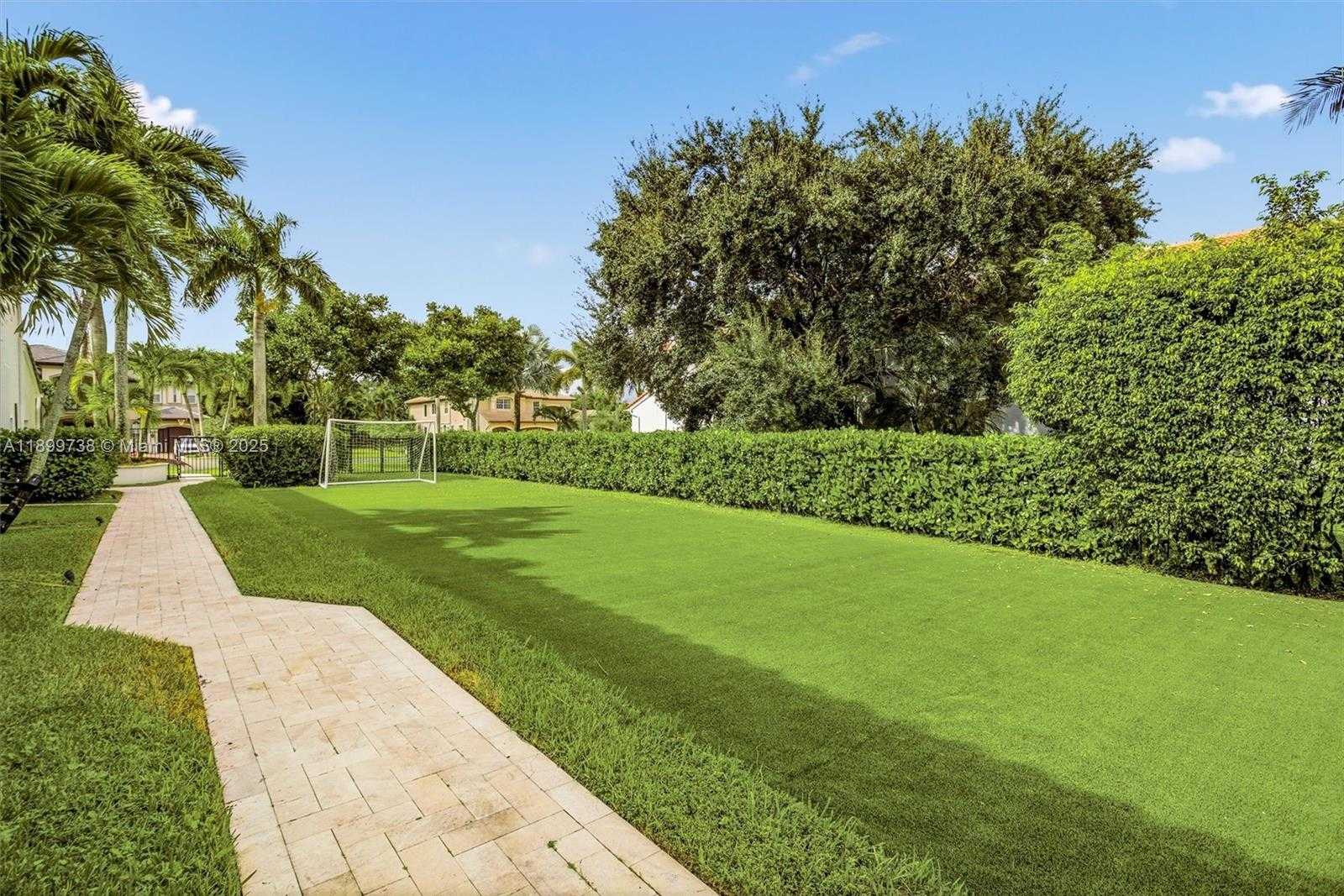 Small Image of 3526 WEST JUNIPER LN, Davie Number 59