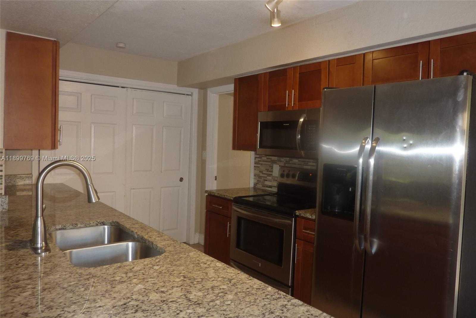 Small Image of 2545 NORTH WEST 59TH AVE, Margate Number 5