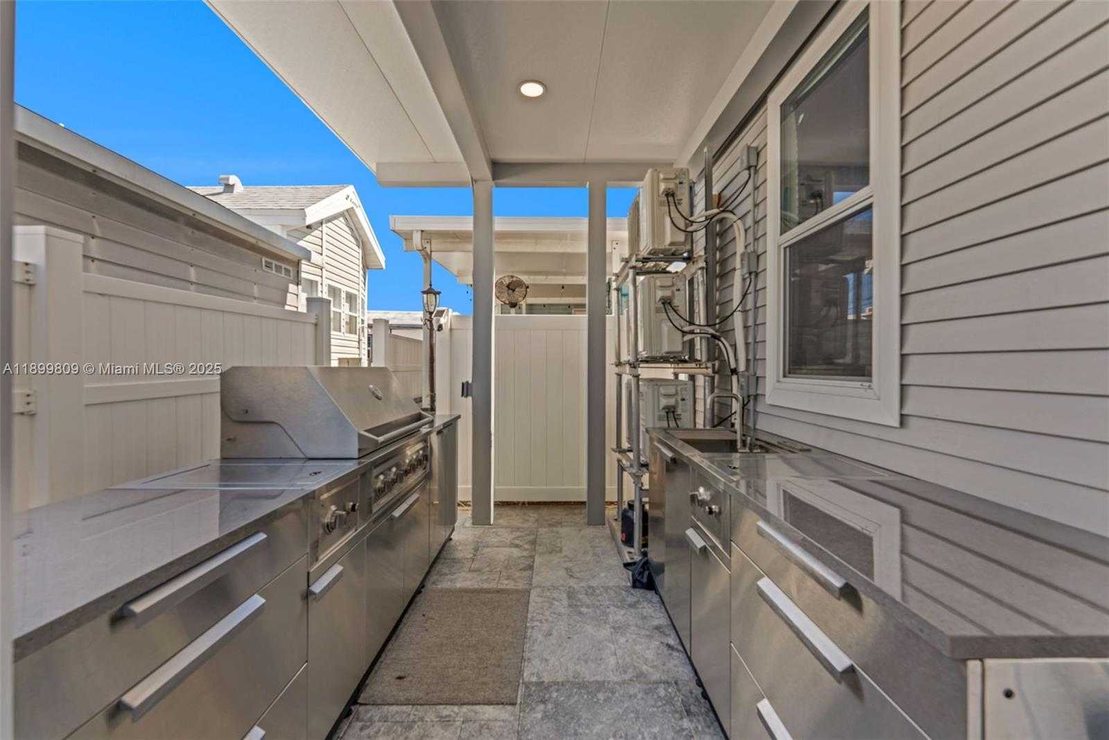 Small Image of 325 CALUSA ST LOT 318, Key Largo Number 13