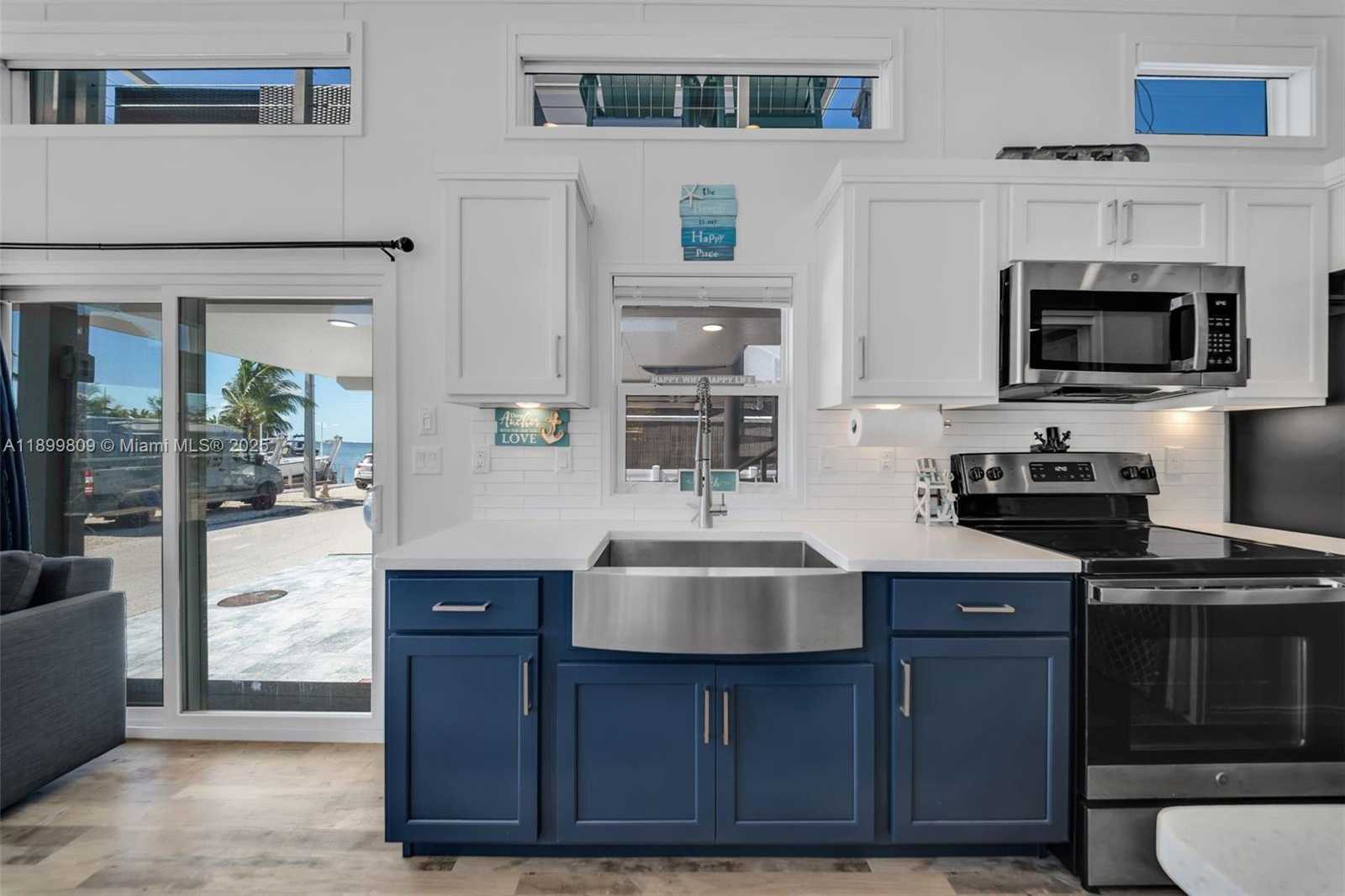 Small Image of 325 CALUSA ST LOT 318, Key Largo Number 17