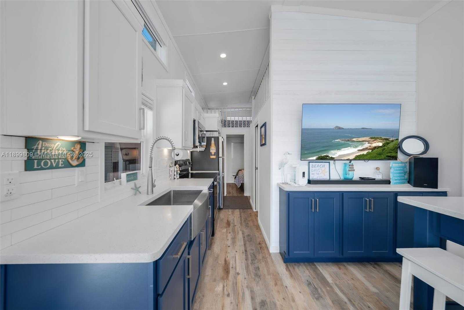 Small Image of 325 CALUSA ST LOT 318, Key Largo Number 18