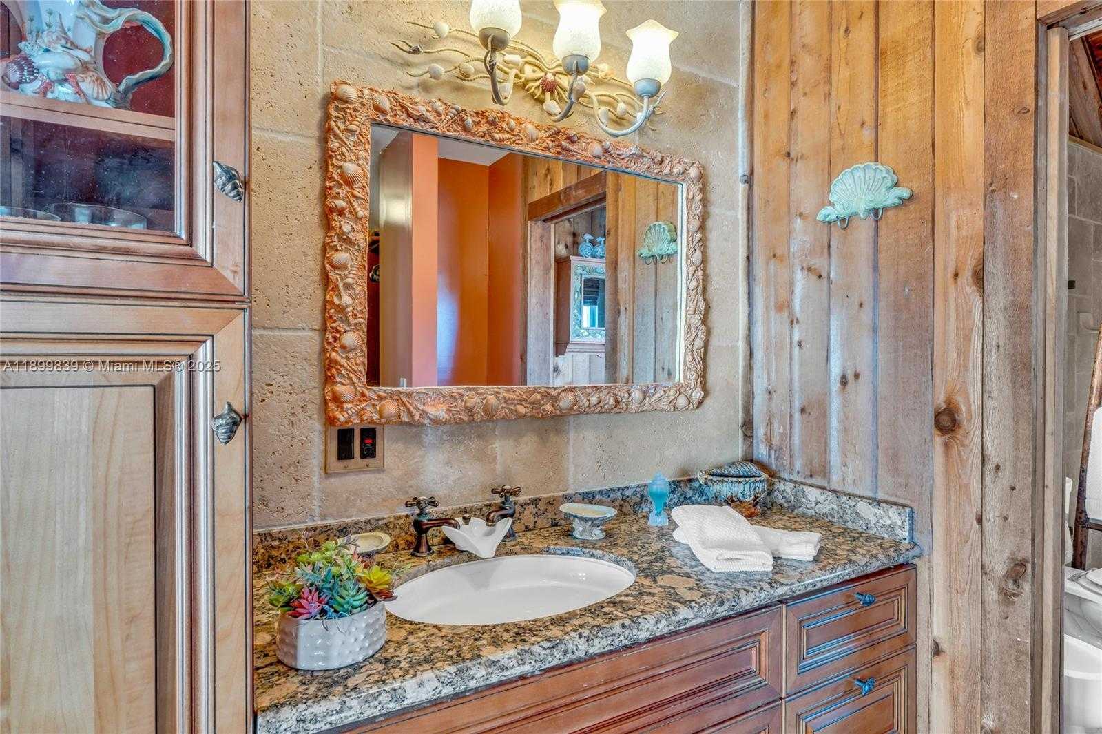 Small Image of 3831 SUNSET DR, Big Pine Number 34