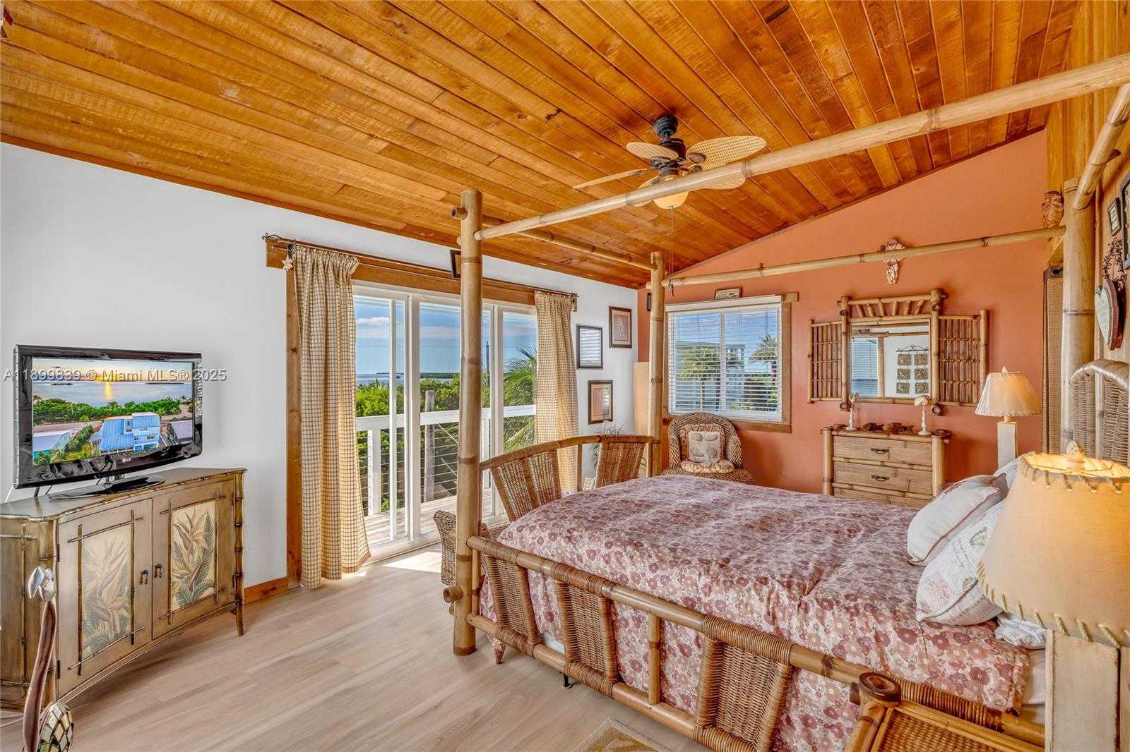 Small Image of 3831 SUNSET DR, Big Pine Number 37