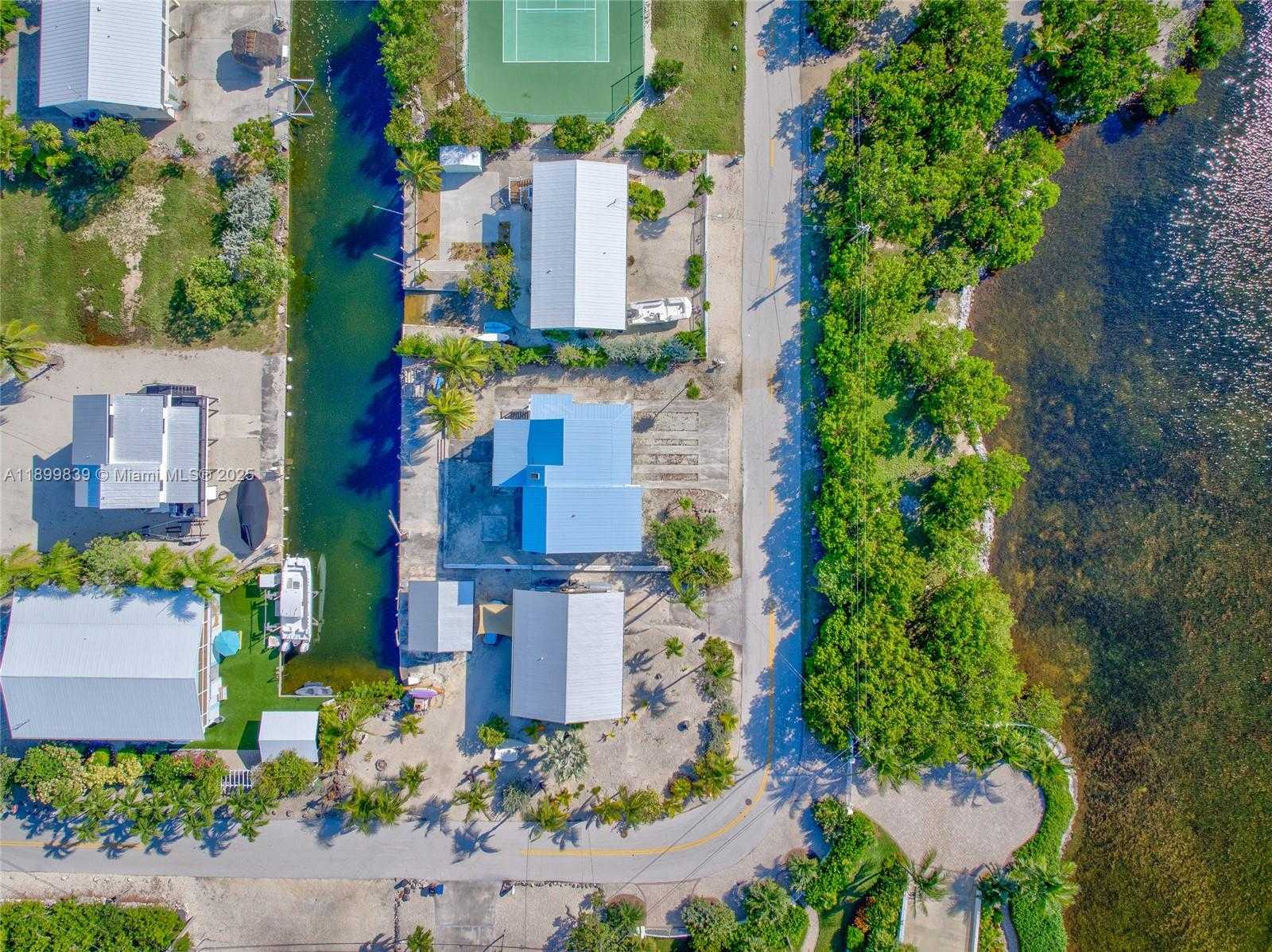Small Image of 3831 SUNSET DR, Big Pine Number 54