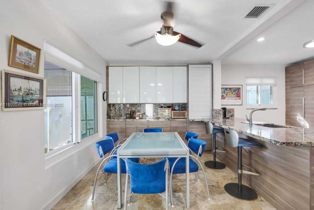 Small Image of 709 NORTH WEST 7TH ST, Dania Beach Number 12