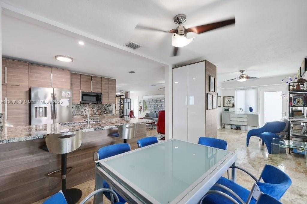 Small Image of 709 NORTH WEST 7TH ST, Dania Beach Number 13