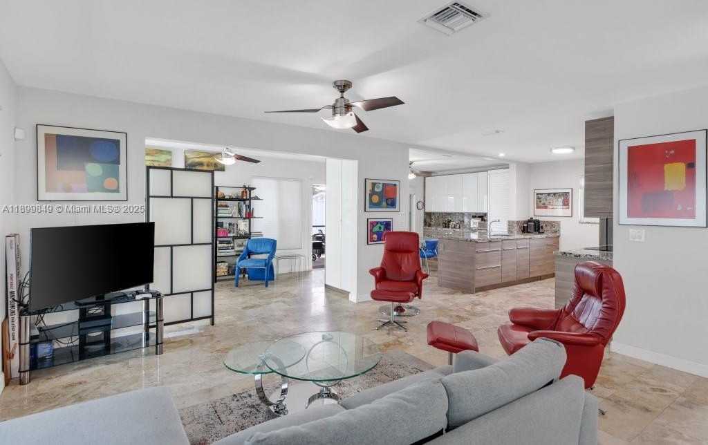 Small Image of 709 NORTH WEST 7TH ST, Dania Beach Number 5