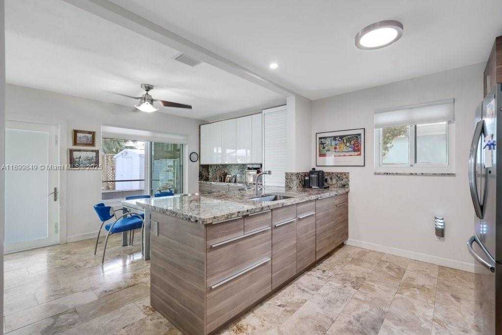 Small Image of 709 NORTH WEST 7TH ST, Dania Beach Number 9