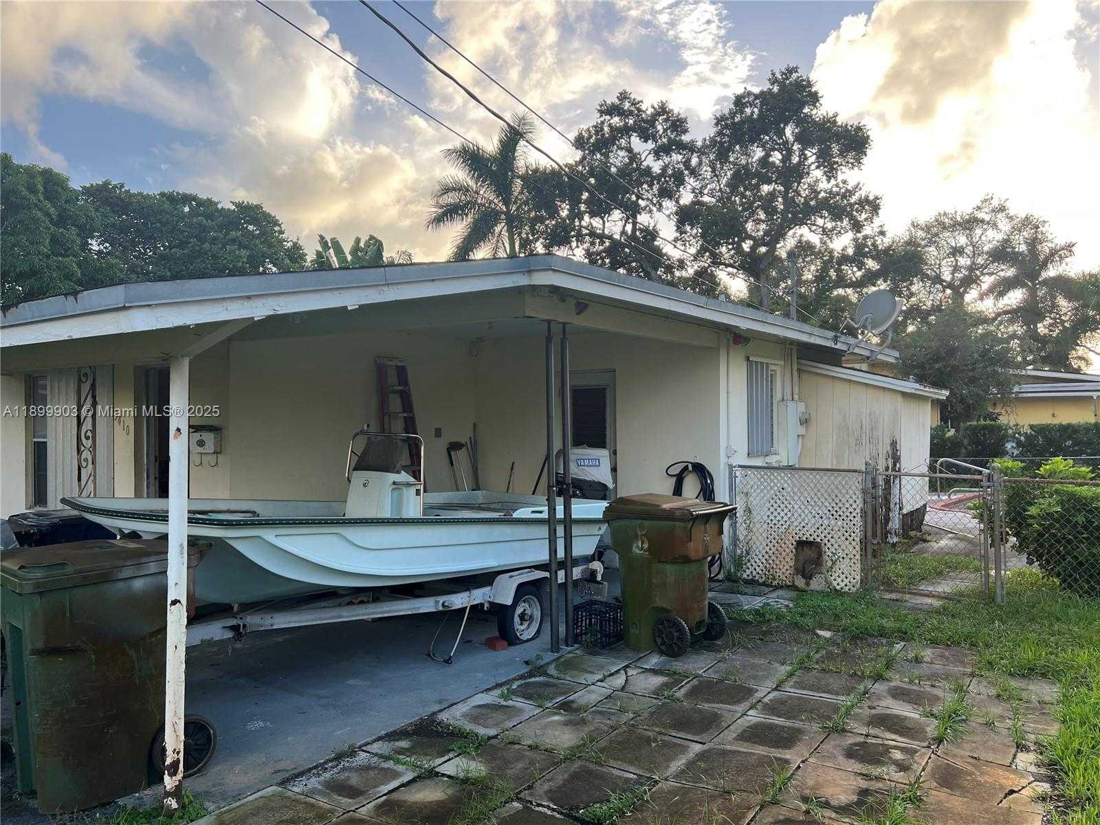 Small Image of 3410 SOUTH WEST 25TH ST, Fort Lauderdale Number 2