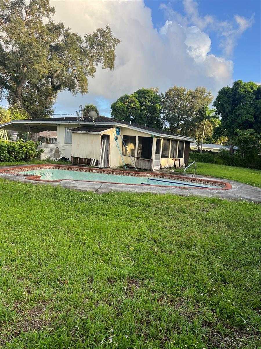 Small Image of 3410 SOUTH WEST 25TH ST, Fort Lauderdale Number 3