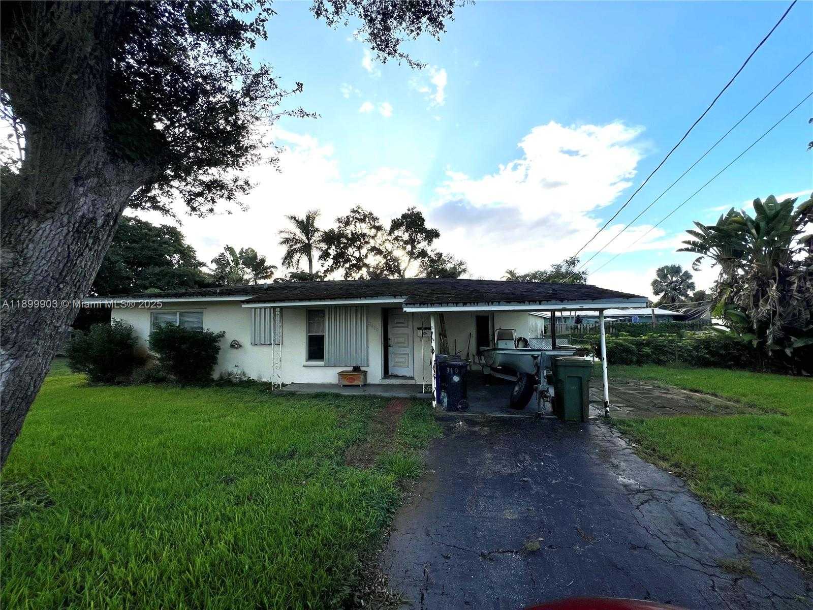 Small Image of 3410 SOUTH WEST 25TH ST, Fort Lauderdale Number 5