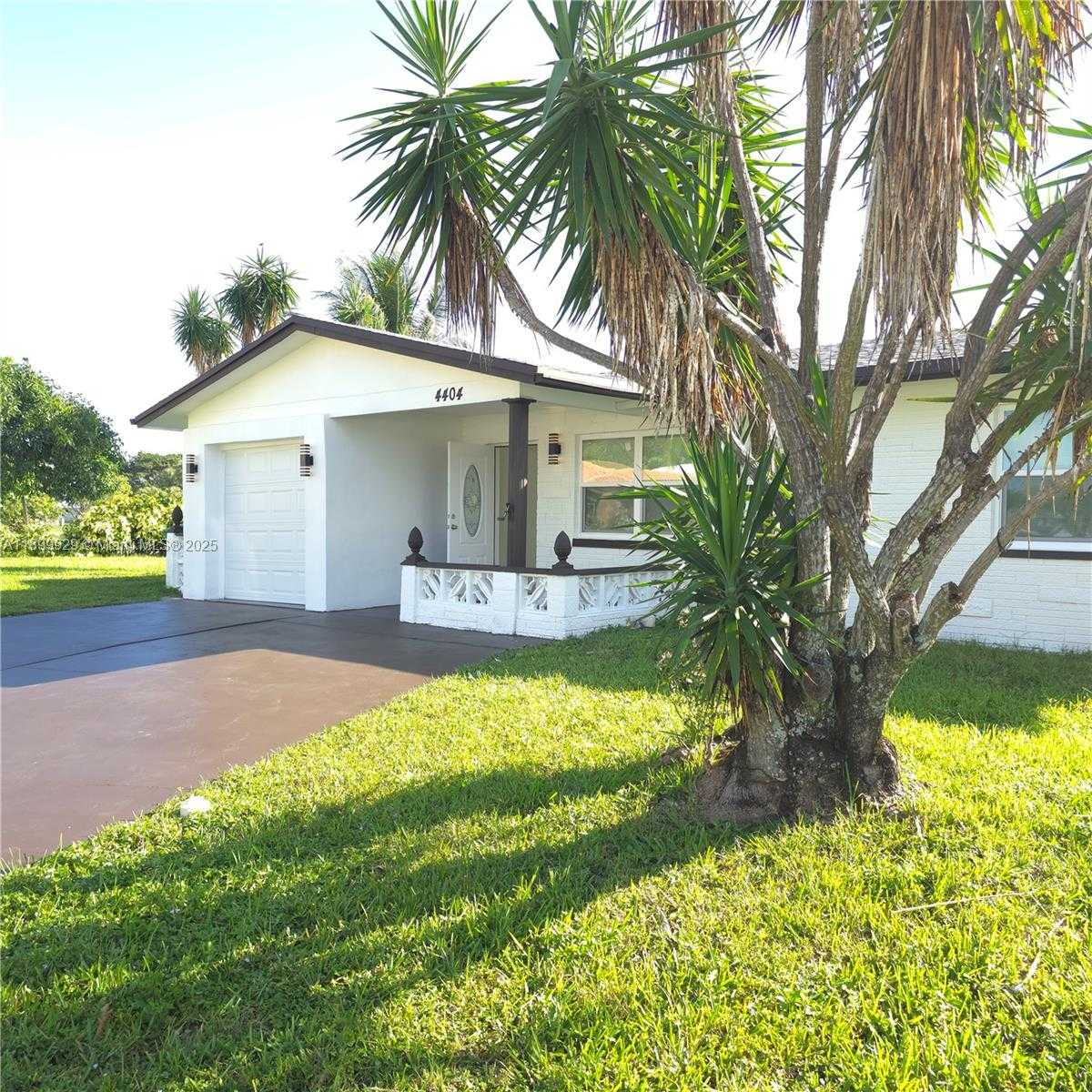 Small Image of 4404 NORTH WEST 46TH WAY, Tamarac Number 2