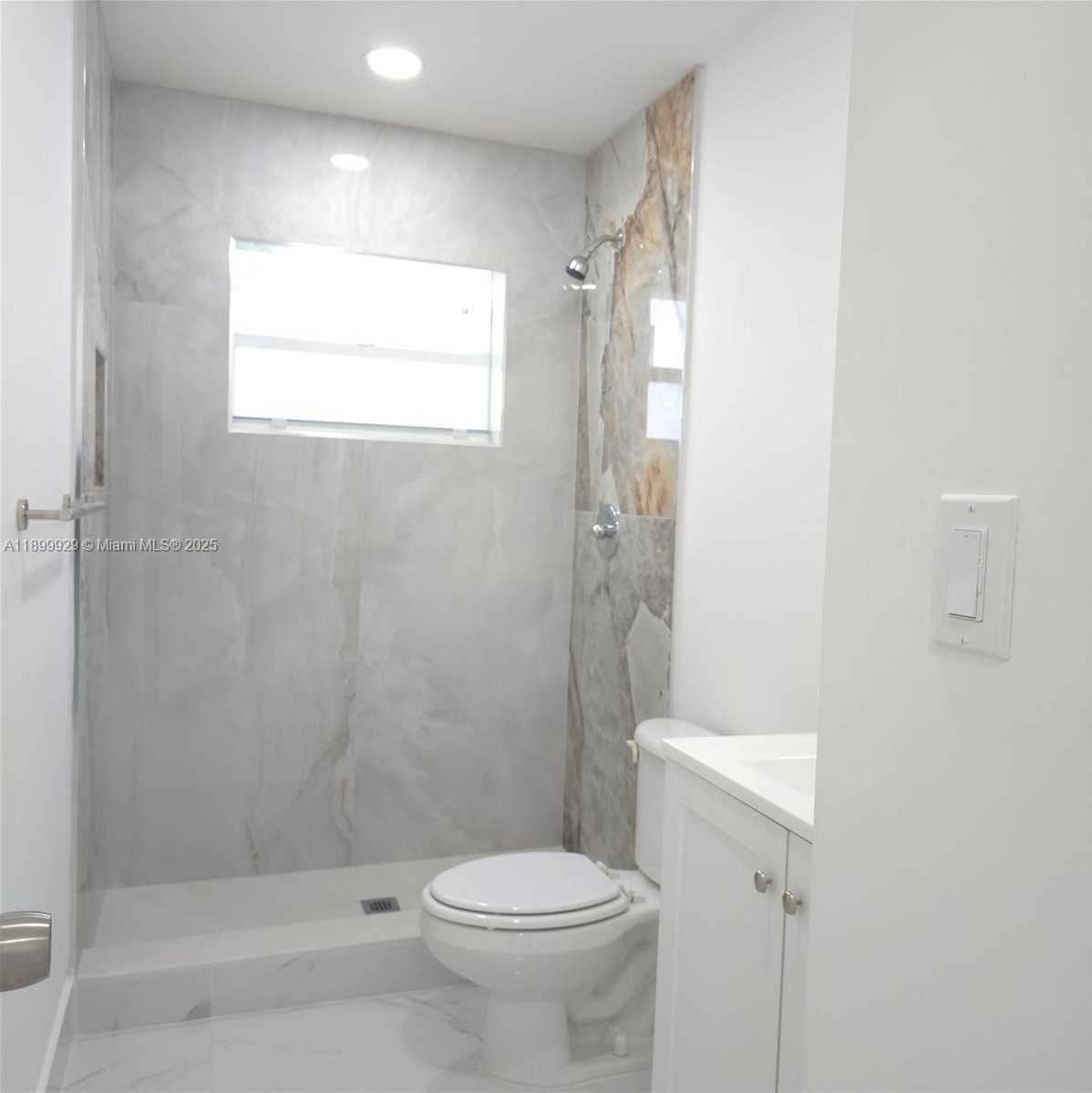 Small Image of 4404 NORTH WEST 46TH WAY, Tamarac Number 4