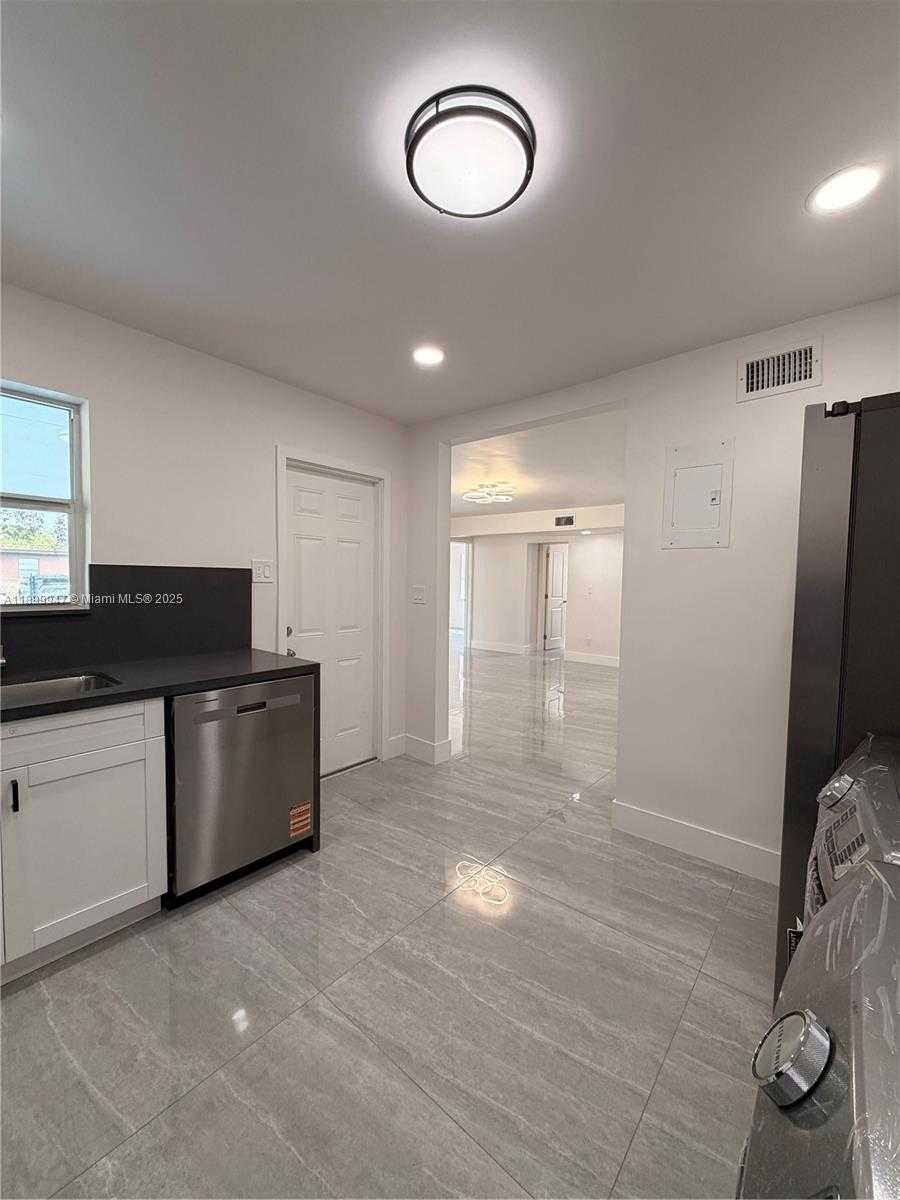 Small Image of 809 NORTH WEST 12TH AVE, Fort Lauderdale Number 19