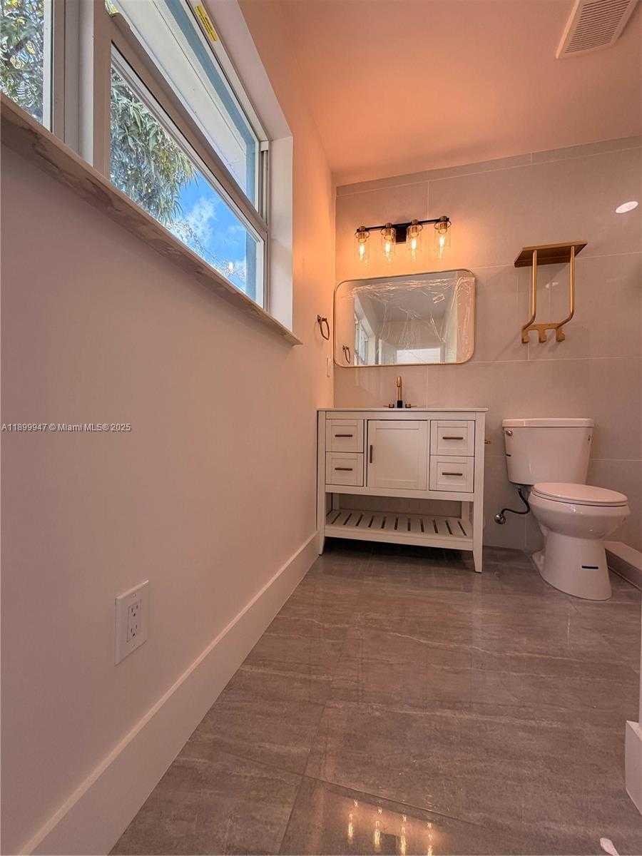 Small Image of 809 NORTH WEST 12TH AVE, Fort Lauderdale Number 27