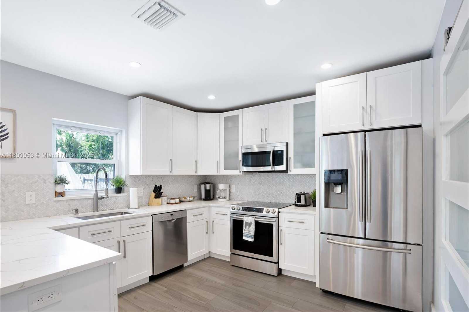 Small Image of 1315 NORTH EAST 16TH AVE, Fort Lauderdale Number 14