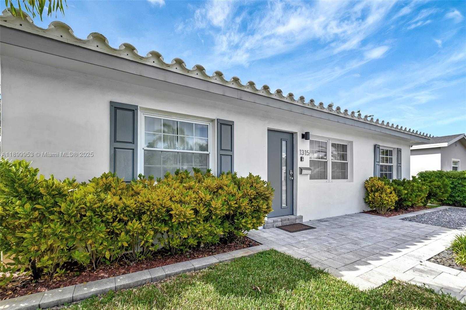 Small Image of 1315 NORTH EAST 16TH AVE, Fort Lauderdale Number 3