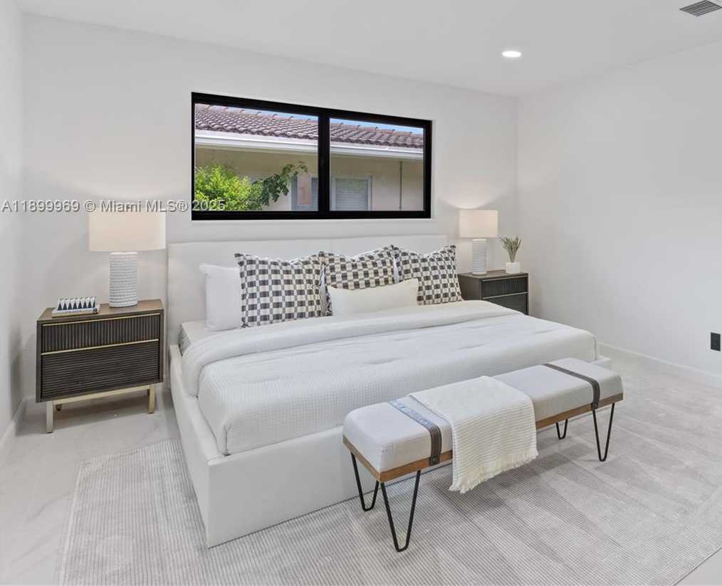 Small Image of 2020 NORTH EAST 54TH, Fort Lauderdale Number 10