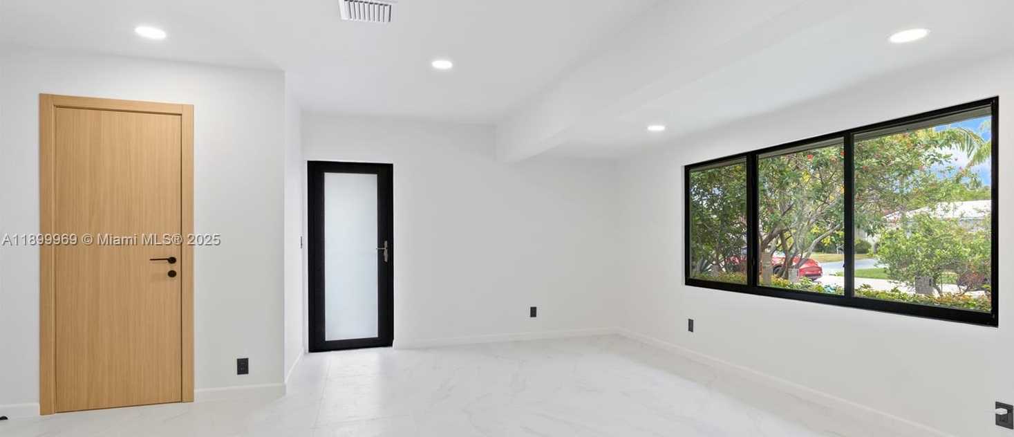 Small Image of 2020 NORTH EAST 54TH, Fort Lauderdale Number 14