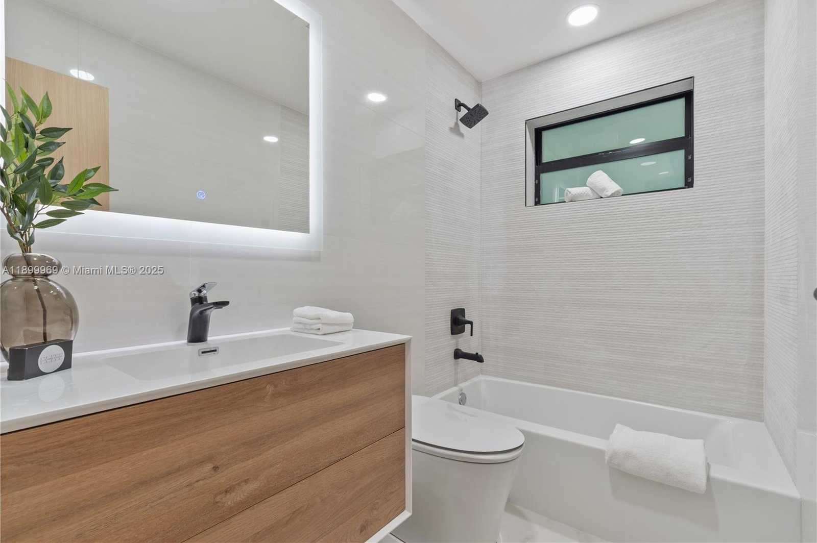 Small Image of 2020 NORTH EAST 54TH, Fort Lauderdale Number 20