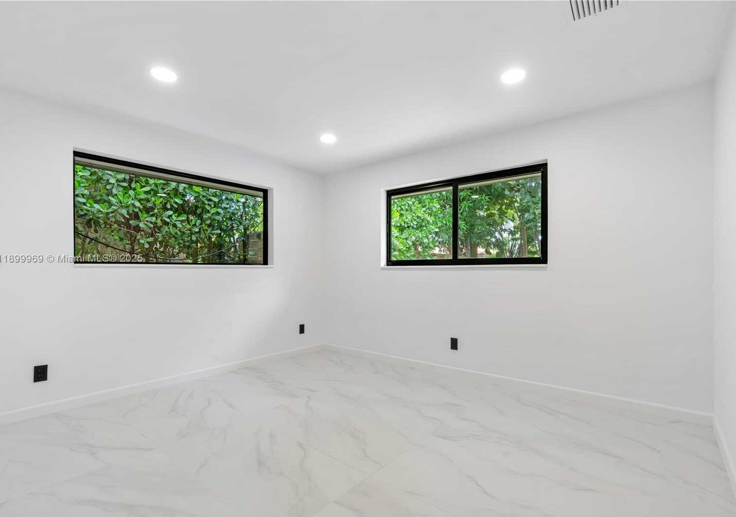 Small Image of 2020 NORTH EAST 54TH, Fort Lauderdale Number 21